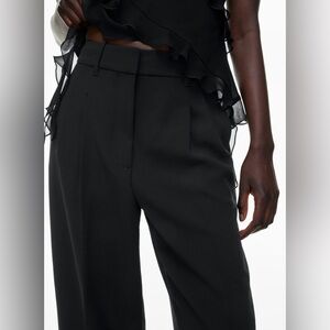 Aritzia Carrot Pant Trousers Black Size 4